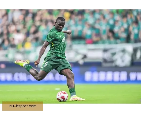 恩加德乌国安防线核心防空能力出色 多次在定位球中头球建功